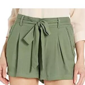 BB Dakota By Steve Madden Women's Dusty Olive Climb The Ladder Shorts Size Small